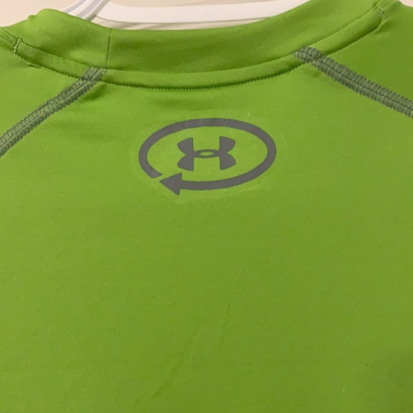 Lime green under armour shirt - Picture 4 of 5